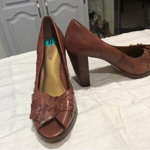 Seychelles Brown Peep-Toe Block Heel Pumps with Floral Weave